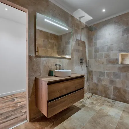 Exceptional With Swimming Pool Holiday home